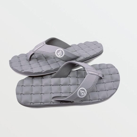 Volcom Other - Volcom Recliner Sandal Light Gray Quilted Foam Flip Flops Men 11 NWT